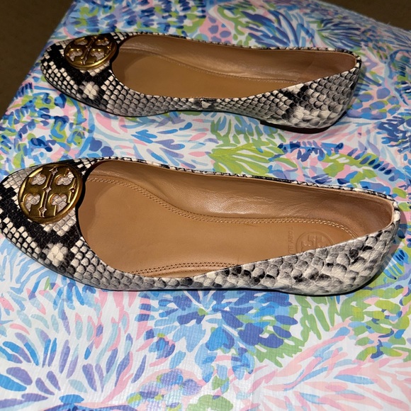 Tory Burch Chelsea Python Flats - Picture 6 of 10